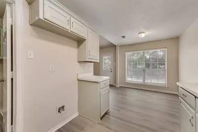 220 Hollywood Drive, Glenn Heights, TX 75154 - Photo 9