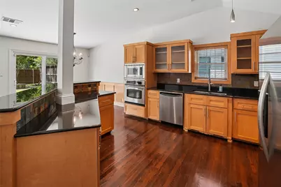 6418 Axton Lane, Dallas, TX 75214 - Photo 17