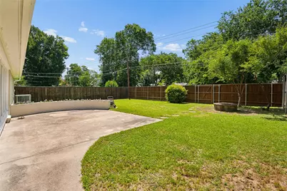6418 Axton Lane, Dallas, TX 75214 - Photo 25