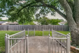 430 E Grenoble Dr, Grand Prairie, TX 75052 - Photo 23