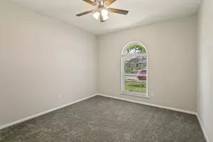 430 E Grenoble Dr, Grand Prairie, TX 75052 - Photo 13