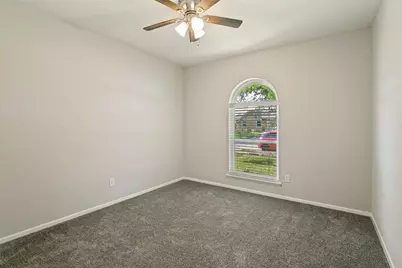 430 E Grenoble Drive, Grand Prairie, TX 75052 - Photo 13