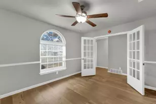 3801 Halifax Ct, Arlington, TX 76013 - Photo 11
