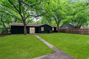 110 Hackberry St, Lancaster, TX 75146 - Photo 31