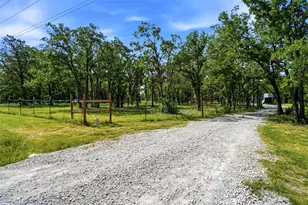 211 Spring Valley Rd, Paradise, TX 76073 - Photo 15