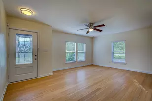 1918 Walworth St, Greenville, TX 75401 - Photo 9