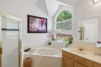 433 Sherwood Court, Burleson, TX 76028 - Photo 17