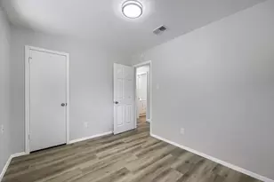 1521 Oakbrook Ct, Lancaster, TX 75134 - Photo 23