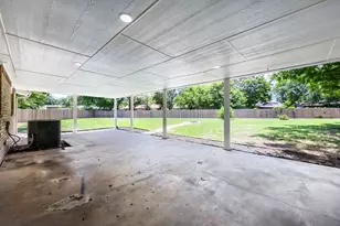 1521 Oakbrook Ct, Lancaster, TX 75134 - Photo 27