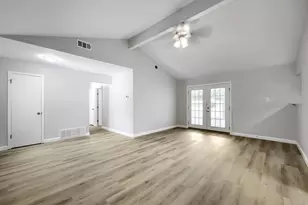 1521 Oakbrook Ct, Lancaster, TX 75134 - Photo 7