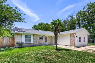 1521 Oakbrook Ct, Lancaster, TX 75134 - Photo 3