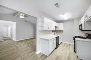 1521 Oakbrook Ct, Lancaster, TX 75134 - Photo 11