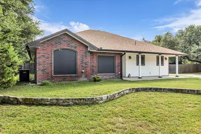 7 Market Loop, Morgans Point Resort, TX 76513 - Photo 3