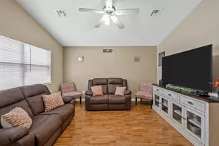 104 S Walnut St, Lacy Lakeview, TX 76705 - Photo 5