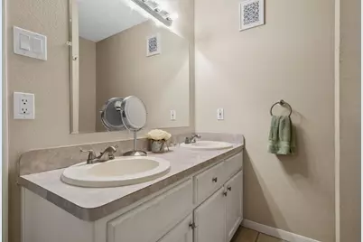 104 S Walnut Street, Lacy Lakeview, TX 76705 - Photo 17