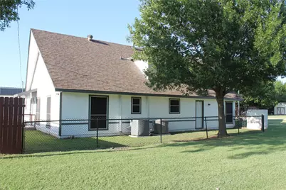 121 Port O Call Court, Runaway Bay, TX 76426 - Photo 5