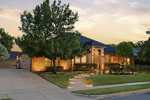 303 Quail Crest Dr, Bedford, TX 76021 - Photo 3