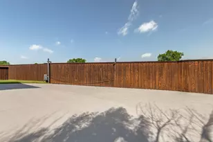 8509 Greenfield Dr, Frisco, TX 75035 - Photo 17