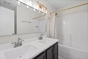2140 Hacienda Ct, Grand Prairie, TX 75052 - Photo 17