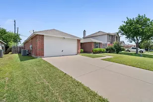 2140 Hacienda Ct, Grand Prairie, TX 75052 - Photo 25