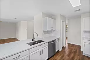 2140 Hacienda Ct, Grand Prairie, TX 75052 - Photo 5