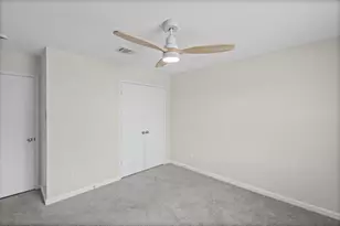 2140 Hacienda Ct, Grand Prairie, TX 75052 - Photo 19