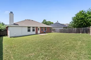 2140 Hacienda Ct, Grand Prairie, TX 75052 - Photo 23