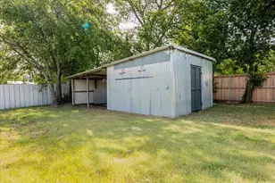 308 Hallvale Dr, White Settlement, TX 76108 - Photo 19