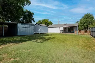 308 Hallvale Dr, White Settlement, TX 76108 - Photo 23