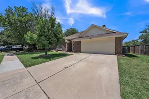 1409 Prentice St, Arlington, TX 76018 - Photo 1