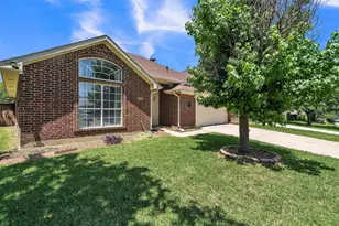 1409 Prentice St, Arlington, TX 76018 - Photo 3