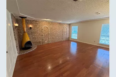 821 E Highway 199, Springtown, TX 76082 - Photo 9