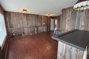 821 E Hwy 199, Springtown, TX 76082 - Photo 15