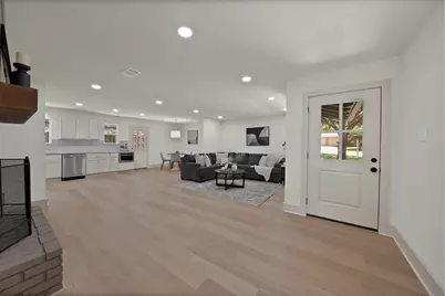 5704 Wessex Avenue, Fort Worth, TX 76133 - Photo 3