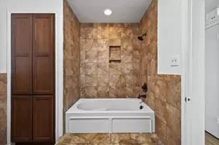 2103 Friendly Dr, Arlington, TX 76011 - Photo 25