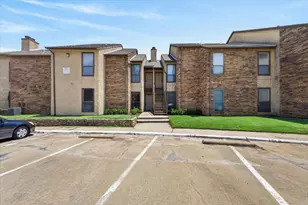 2103 Friendly Dr, Arlington, TX 76011 - Photo 3