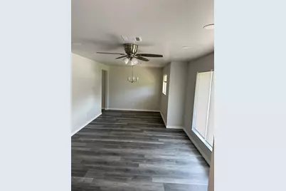 905 Elizabeth Boulevard, Granbury, TX 76048 - Photo 3