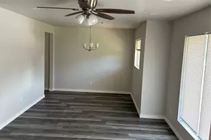 905 Elizabeth Blvd, Granbury, TX 76048 - Photo 3