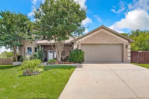 800 Joshua Dr, Burleson, TX 76028 - Photo 3