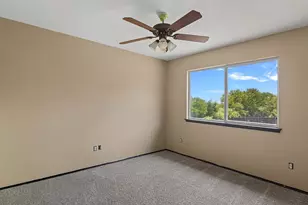 800 Joshua Dr, Burleson, TX 76028 - Photo 23