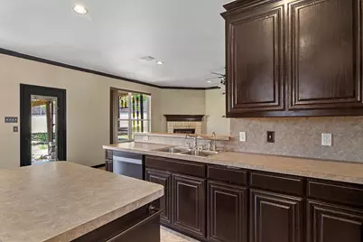 800 Joshua Drive, Burleson, TX 76028 - Photo 11