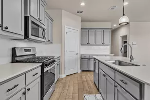1016 Kirkham Wy, Fort Worth, TX 76247 - Photo 9
