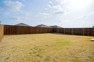 310 Mahogany Ln, Princeton, TX 75407 - Photo 21