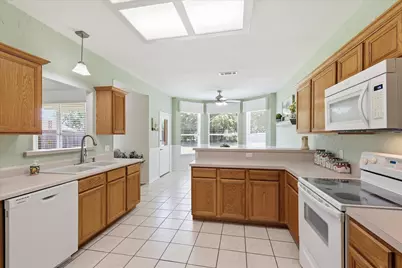 121 S Blue Bonnet Circle, Justin, TX 76247 - Photo 13