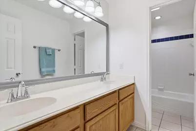 121 S Blue Bonnet Circle, Justin, TX 76247 - Photo 27
