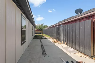 9704 Valley Mills Lane, Dallas, TX 75227 - Photo 29