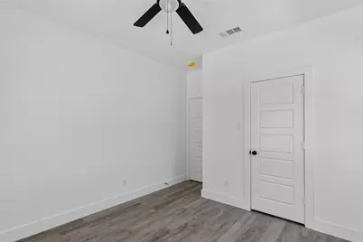 9704 Valley Mills Lane, Dallas, TX 75227 - Photo 15