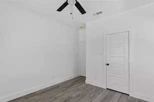 9704 Valley Mills Ln, Dallas, TX 75227 - Photo 15