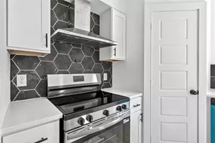 9704 Valley Mills Ln, Dallas, TX 75227 - Photo 11