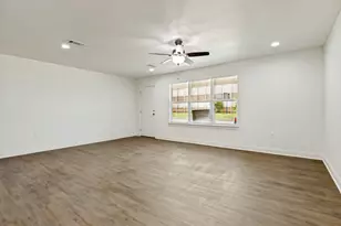 3327 Garden Ln, Dallas, TX 75215 - Photo 9